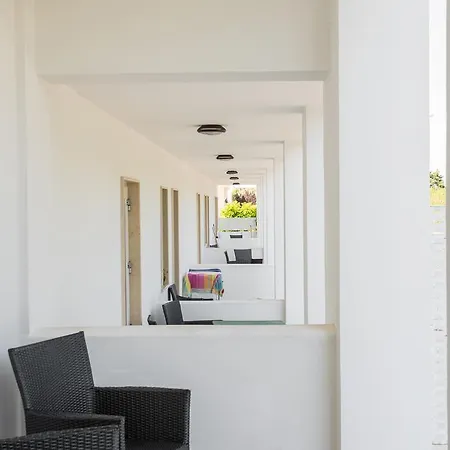 Donnosanto Residence Torre Santa Sabina Exterior foto