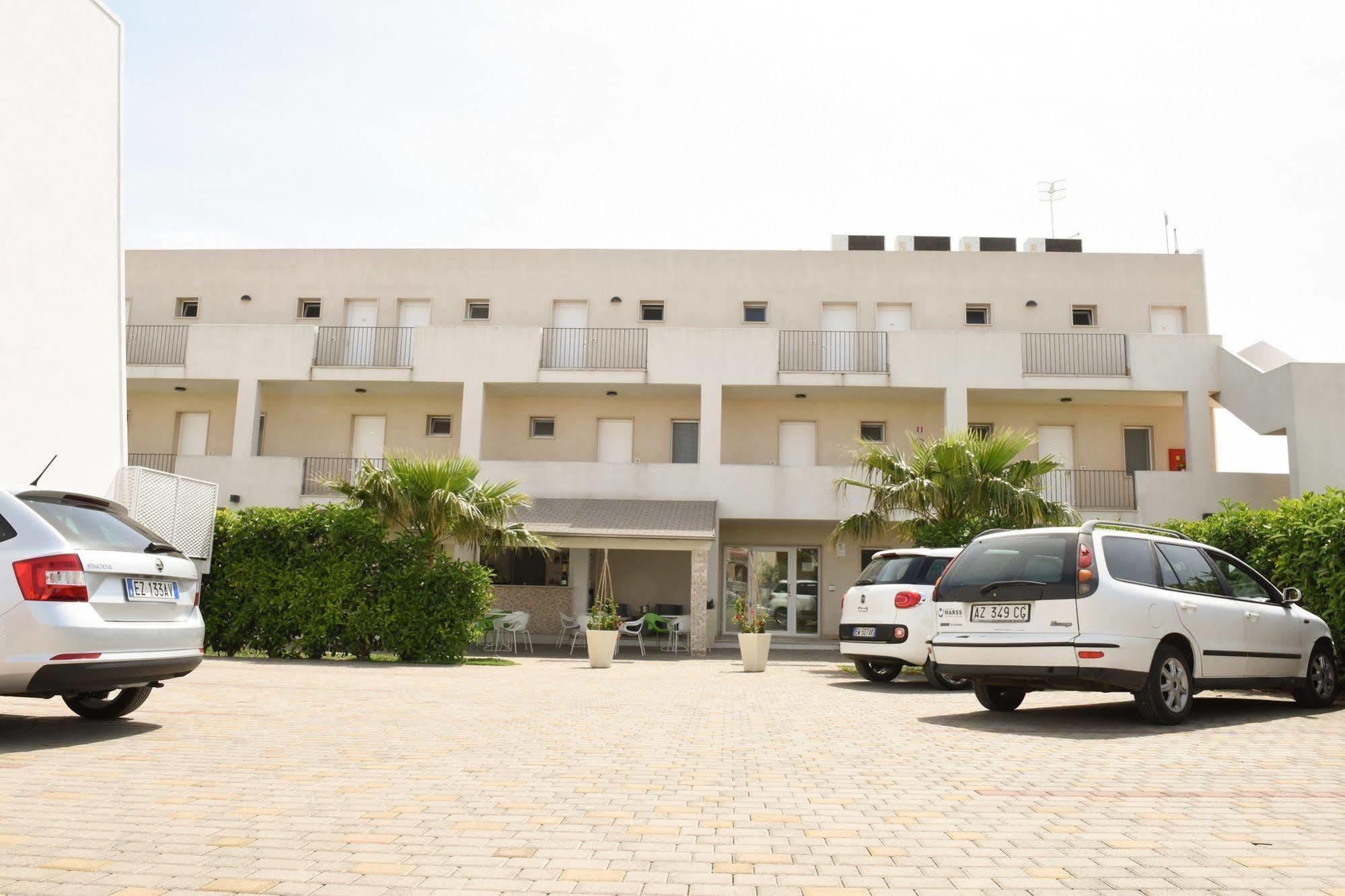 Donnosanto Aparthotel Torre Santa Sabina