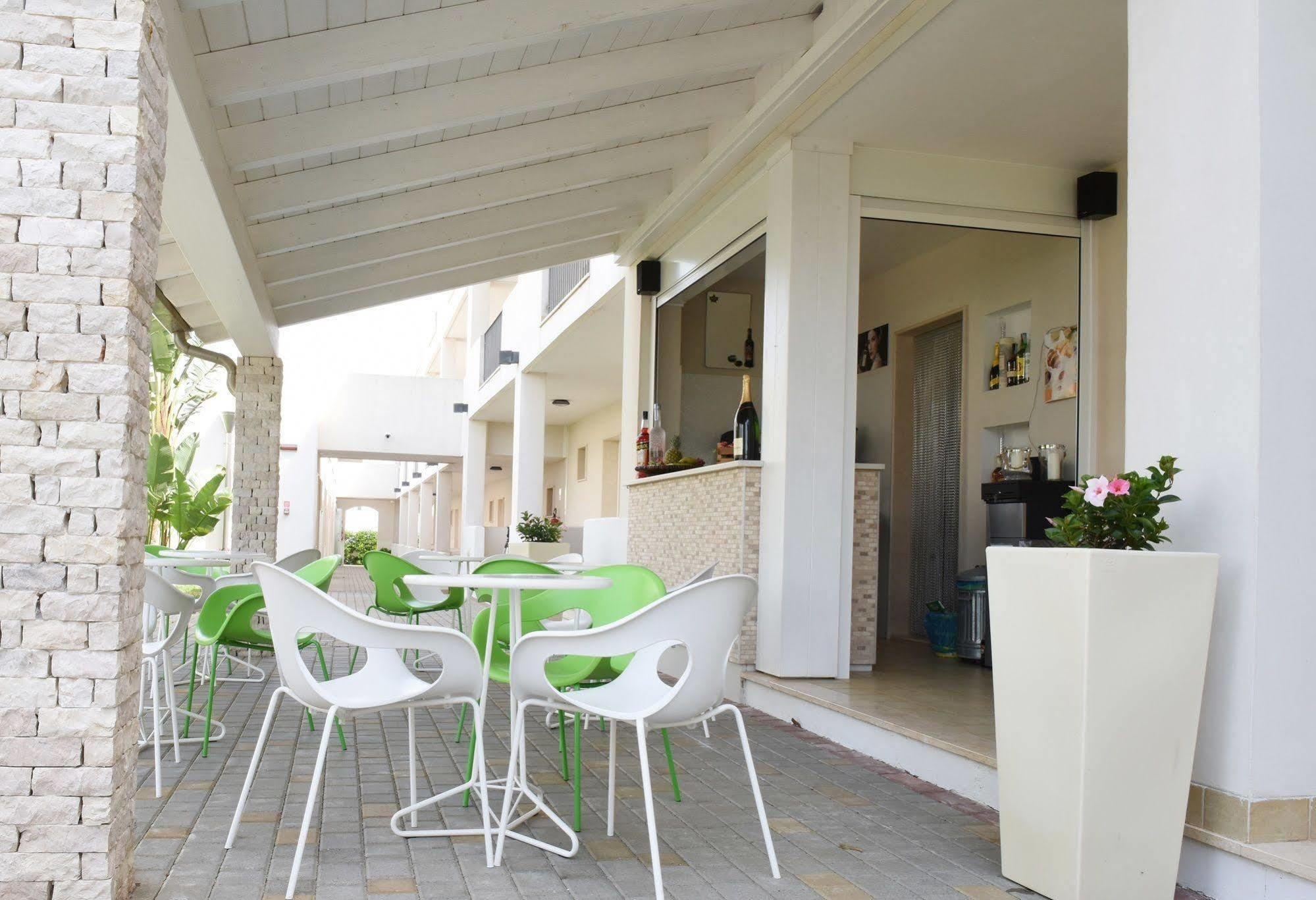 Donnosanto Aparthotel 3*